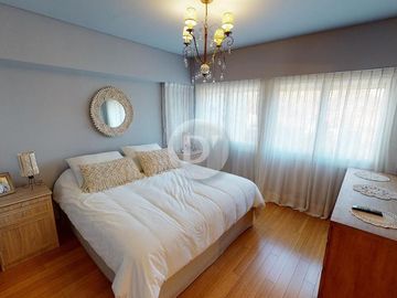 Departamento en venta, 4 ambientes, con cochera y baulera. Vicente López, sobre Avenida Libertador.