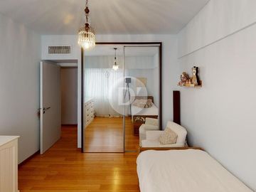 Departamento en venta, 4 ambientes, con cochera y baulera. Vicente López, sobre Avenida Libertador.