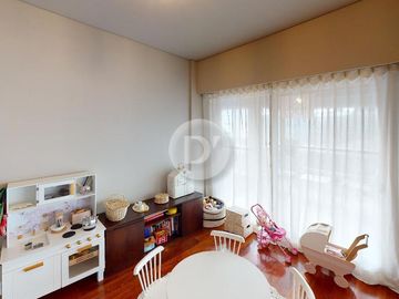 Departamento en venta, 4 ambientes, con cochera y baulera. Vicente López, sobre Avenida Libertador.