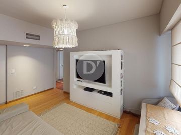 Departamento en venta, 4 ambientes, con cochera y baulera. Vicente López, sobre Avenida Libertador.
