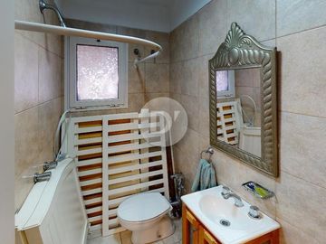 Departamento en venta, 4 ambientes, con cochera y baulera. Vicente López, sobre Avenida Libertador.