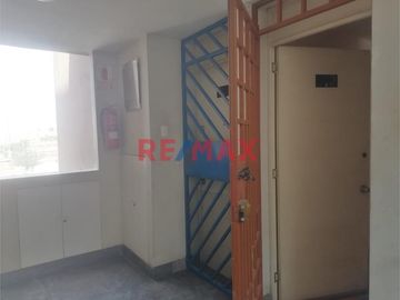 Oportunidad en excelente zona
Ubicado en una zona estratégica, este departamento en tercer piso es ideal para quienes buscan comodidad y fácil acceso
