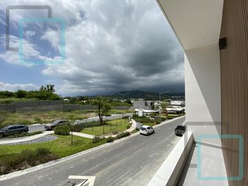 CASA EN VENTA PEDREGAL DE LA MONTAÑA ZONA CARRETERA NACIONAL MONTERREY