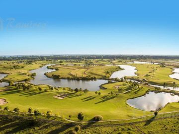 Terreno En Barrio Carmelo Golf En Venta - Uruguay, Carmelo