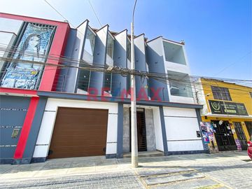 OPORTUNIDAD DE NEGOCIO O VIVIENDA!!!

SE VENDE CASA DE 3 PISOS!!! EN ESQUINA !!! RODEADO DE VIVIENDAS , TIENDAS , A 4 CUADRAS DE LA AV TUPAC AMARU C