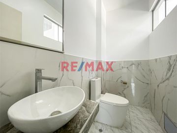 OPORTUNIDAD DE NEGOCIO O VIVIENDA!!!

SE VENDE CASA DE 3 PISOS!!! EN ESQUINA !!! RODEADO DE VIVIENDAS , TIENDAS , A 4 CUADRAS DE LA AV TUPAC AMARU C