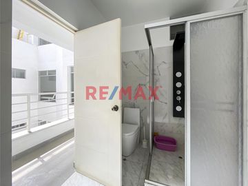 OPORTUNIDAD DE NEGOCIO O VIVIENDA!!!

SE VENDE CASA DE 3 PISOS!!! EN ESQUINA !!! RODEADO DE VIVIENDAS , TIENDAS , A 4 CUADRAS DE LA AV TUPAC AMARU C
