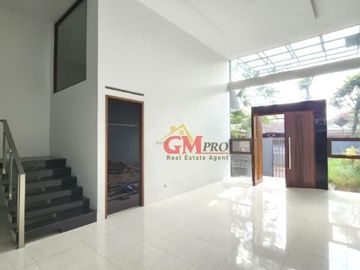 Dijual Ru7mah Baru 2 Lantai di Setrasari bandung - Utara