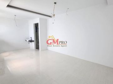 Dijual Ru7mah Baru 2 Lantai di Setrasari bandung - Utara