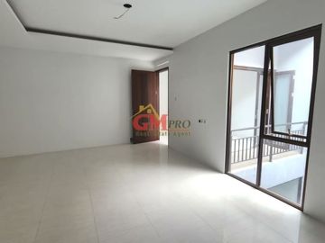 Dijual Ru7mah Baru 2 Lantai di Setrasari bandung - Utara