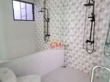 Dijual Ru7mah Baru 2 Lantai di Setrasari bandung - Utara