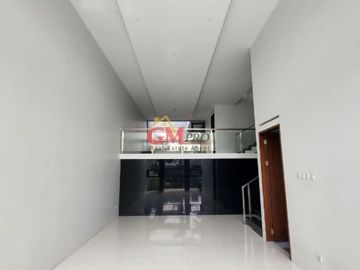 Dijual Ru7mah Baru 2 Lantai di Setrasari bandung - Utara