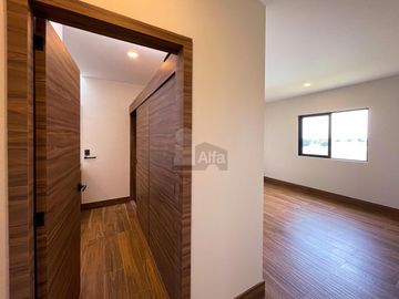 Residencia moderna de estilo californiano con vista al Lago en Metepec