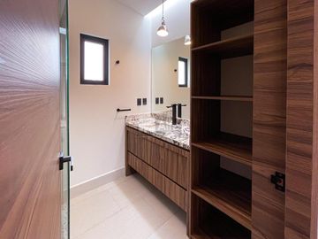 Residencia moderna de estilo californiano con vista al Lago en Metepec
