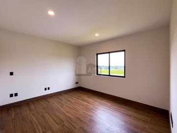 Residencia moderna de estilo californiano con vista al Lago en Metepec