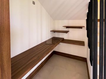 Residencia moderna de estilo californiano con vista al Lago en Metepec