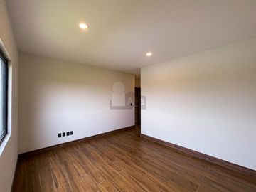 Residencia moderna de estilo californiano con vista al Lago en Metepec