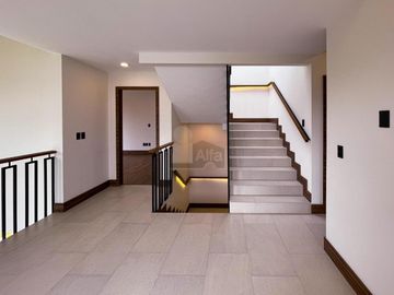 Residencia moderna de estilo californiano con vista al Lago en Metepec