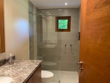 I3 vende casa puembo