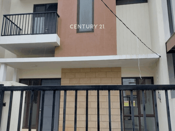 Rumah Baru Cluster Taman Sari Kota Harapan Indah Bekasi
