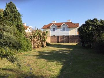 CHALET DE 6 AMB SOBRE IMPORTANTE LOTE
