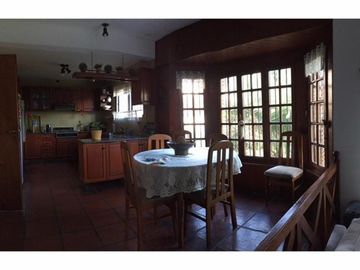CHALET DE 6 AMB SOBRE IMPORTANTE LOTE