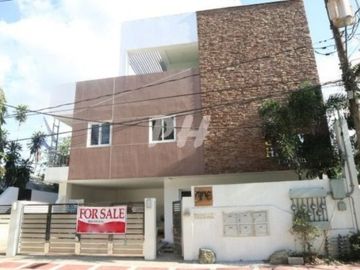 Peaceful Townhouse For Sale In Fairview near Regalado PH995