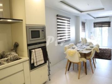 Peaceful Townhouse For Sale In Fairview near Regalado PH995