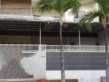 Rumah di Tenggilis Utara Nyaman, Siap Huni