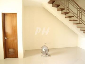 PH757 Spacious Townhouse For Sale In Visayas Avenue