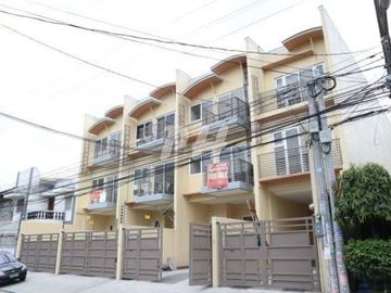 PH757 Spacious Townhouse For Sale In Visayas Avenue