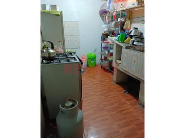 Venta De Casa De 2 Pisos En Collique – Precio De Remate
