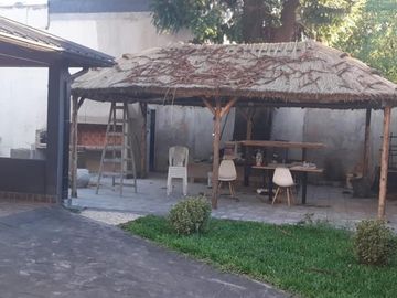 ¡GRAN OPORTUNIDAD… - INTERESANTE CASA DE DOS PLANTAS EN VILLA LUZURIAGA