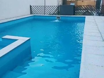 ¡GRAN OPORTUNIDAD… - INTERESANTE CASA DE DOS PLANTAS EN VILLA LUZURIAGA