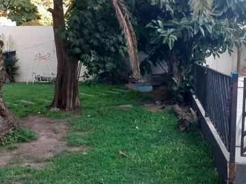 ¡GRAN OPORTUNIDAD… - INTERESANTE CASA DE DOS PLANTAS EN VILLA LUZURIAGA