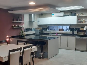 ¡GRAN OPORTUNIDAD… - INTERESANTE CASA DE DOS PLANTAS EN VILLA LUZURIAGA