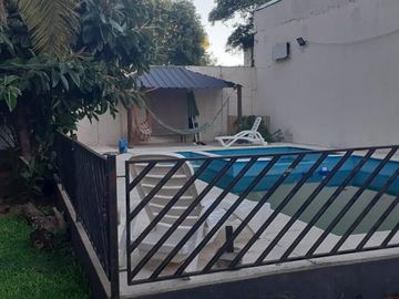 ¡GRAN OPORTUNIDAD… - INTERESANTE CASA DE DOS PLANTAS EN VILLA LUZURIAGA
