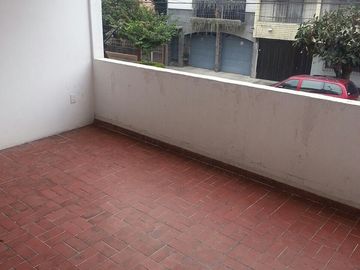 VENTA EDIFICIO CON DEPARTAMENTOS Y CASA EN VÉRTIZ NARVARTE EDI 3784 CM/YI