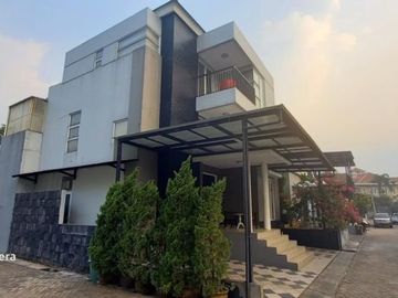 Rumah 3 lantai siap huni dalam komplek cimanggis depok