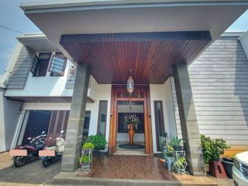 Dijual Rumah Mewah Ada Kolam Renang di Komplek Kesehatan Pesanggrahan Jakarta Selatan