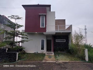Villa Mewah 2 Lantai Dikawasan Jatim Park 2