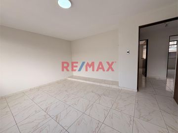 🏡 ¡Venta de Casa de 4 Pisos en Urb. Quintanas – Trujillo! 🏡
📍 Av. Federico Chopin, a pasos de avenidas principales, colegios, parques, entidades come