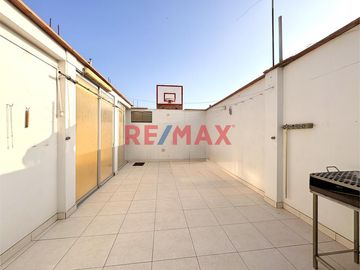 🏡 ¡Venta de Casa de 4 Pisos en Urb. Quintanas – Trujillo! 🏡
📍 Av. Federico Chopin, a pasos de avenidas principales, colegios, parques, entidades come