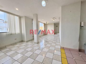 🏡 ¡Venta de Casa de 4 Pisos en Urb. Quintanas – Trujillo! 🏡
📍 Av. Federico Chopin, a pasos de avenidas principales, colegios, parques, entidades come