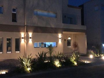 Casa - Canning (E. Echeverria)