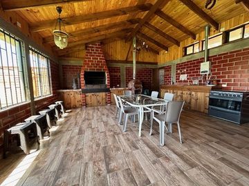 Sitio en Venta en Parcela en condominio Rocas de San Andrés sector 2, con amplia casa, quincho y piscina. Ruta 5 norte, KM 210, Totoralillo. (Borde Co
