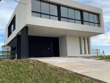 Casa en Vistas, Puertos del Lago