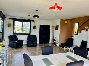 Casa de 4 ambientes en Barrio Los Troncos
