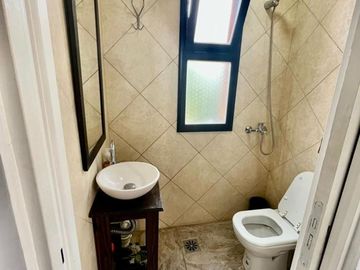 Casa de 4 ambientes en Barrio Los Troncos