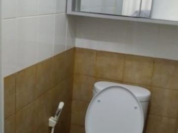 Apartemen green pramuka city studio bulanan full furnish